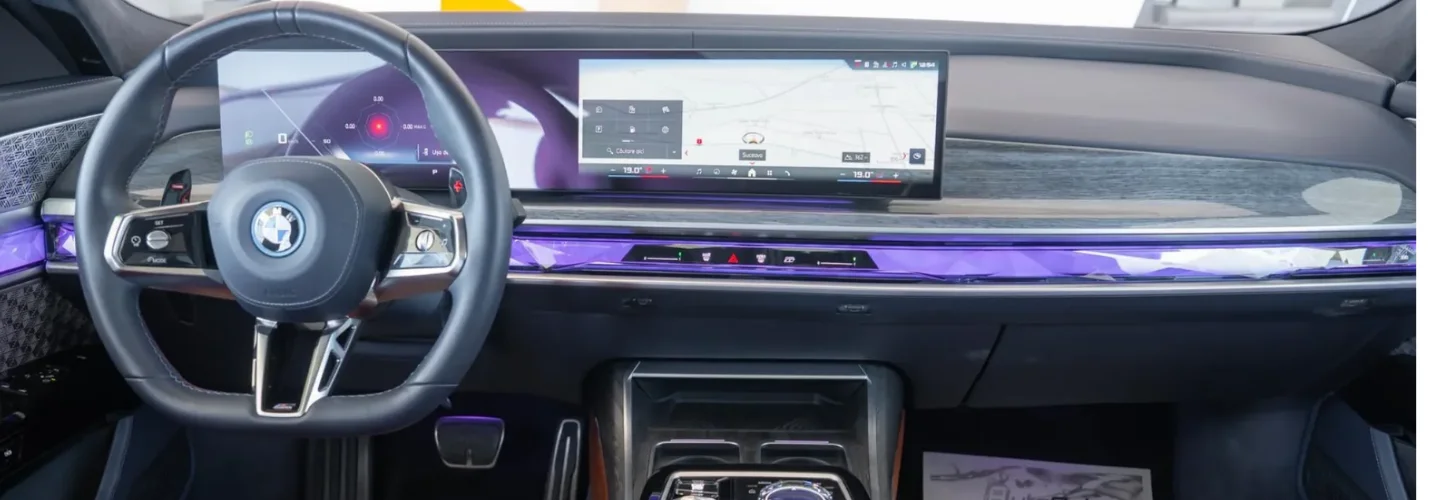 Interior masina bmw de la autodel